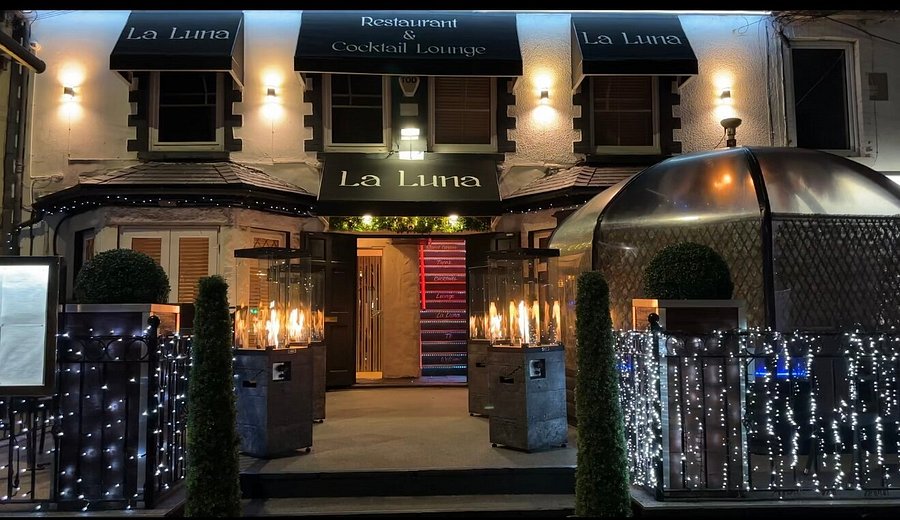La Luna exterior refurbishment
